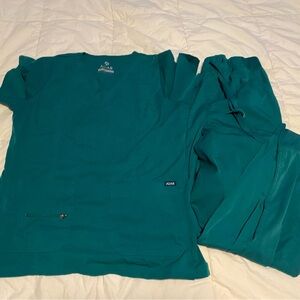 Adar Green scrub set- Size Large